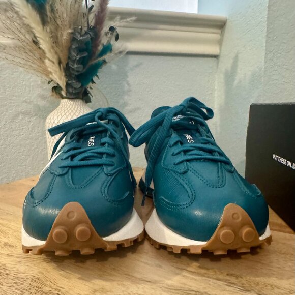 FIGS x New Balance 327 Caribbean Blue – Size 8 – New in Box – Limited Edition - Picture 10 of 16
